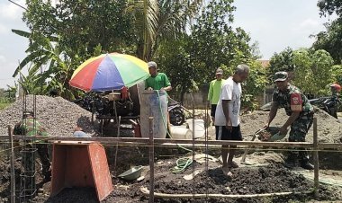 Gotong Royong Membangun Rumah Ibadah: Suasana Keakraban di Tengah Kerja Bakti Bangun Mushola