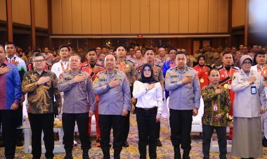 SSDM Polri Berikan Penghargaan Pin Emas kepada Atlet Berprestasi di PON XXI