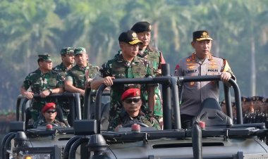 Kapolri dan Panglima TNI Pimpin Apel Pengamanan VVIP Pelantikan Presiden dan Wakil Presiden RI