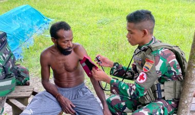 Peduli Terhadap Kesehatan Masyarakat, Satgas Yonif 131/BRS Rutin Melaksanakan Pengobatan Gratis