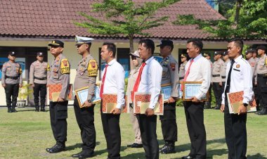 Polres Demak Gelar Apel Pemberian Penghargaan Kepada Anggota Berprestasi