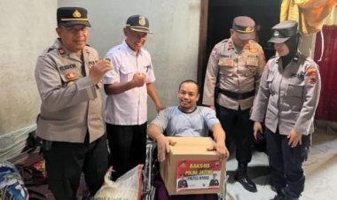 Bahagianya Warga Desa Mayong Dapat Kursi Roda Dan Sembako Dari Polisi