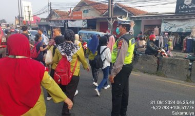 Anggota Polsek Cikupa Laksanakan Protap Gatur Lalin untuk Kenyamanan Pengguna Jalan