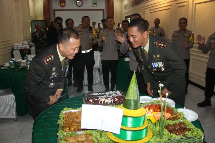 Usai upacara, Kodim Sragen di serbu Polres