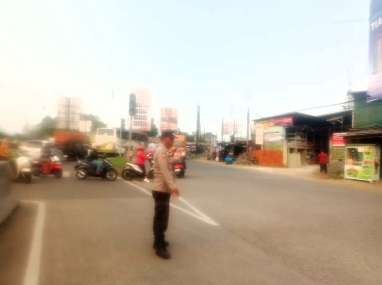Polsek Cikupa Gelar Protap Pengaturan Lalu Lintas di Jam Sibuk, Warga Merasa Aman