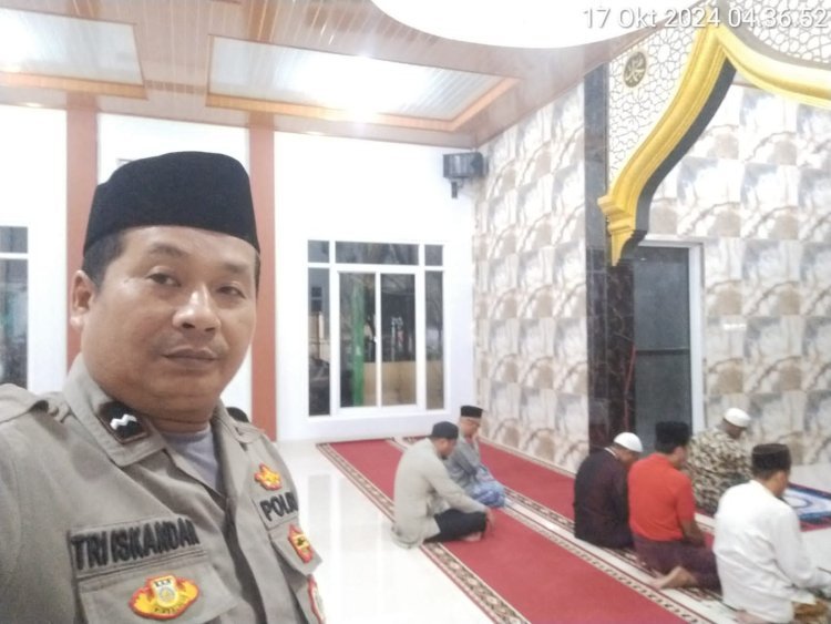 Anggota Polsek Cikupa Laksanakan Subuh Keliling di Musholla An Nur, Bitung Jaya