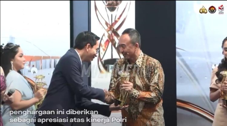 Polri Raih Penghargaan Kementerian dan Lembaga Negara Award 2024 untuk Kategori Pelayanan dan Komunikasi Terbaik