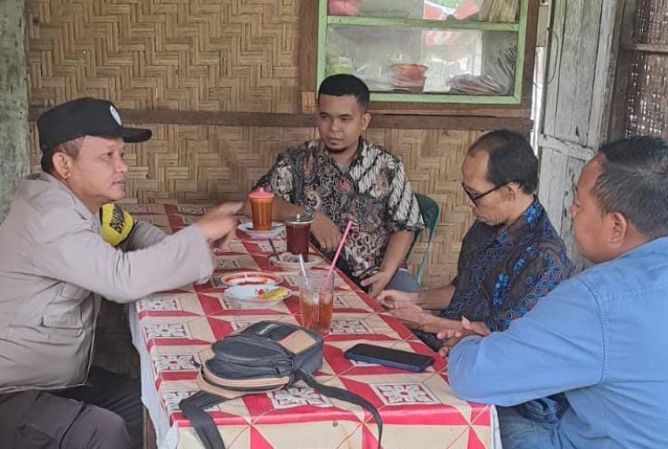 Jelang Pilkada, Bhabinkamtibmas Polsek Bosar Maligas Intensifkan Patroli dan Sosialisasi Kamtibmas di Warung Warga