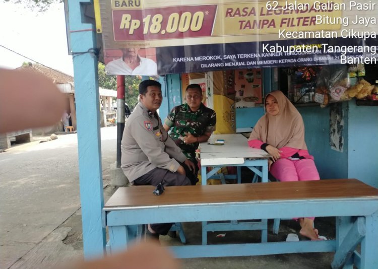 Bhabinkamtibmas Desa Bitung Jaya Sambang ke Warung Binaan, Tingkatkan Silaturahmi dengan Warga