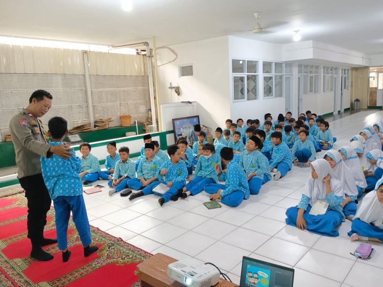 Cegah Kenakalan Remaja, Polsek Kembangan Beri Edukasi Pelajar SIT Citra Az-Zahra