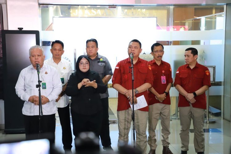 Kejaksaan Agung Tangkap Tiga Hakim PN Surabaya dan Satu Pengacara Terkait Dugaan Suap Kasus Ronald Tannur