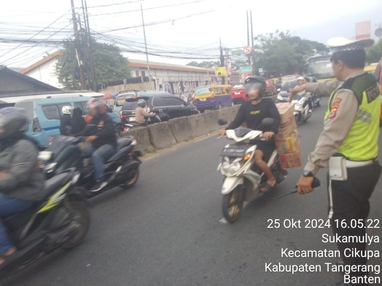 Kegiatan Protap Gatur Lalin Polsek Cikupa: Menjaga Kamseltibcar Lantas di Jalan Raya