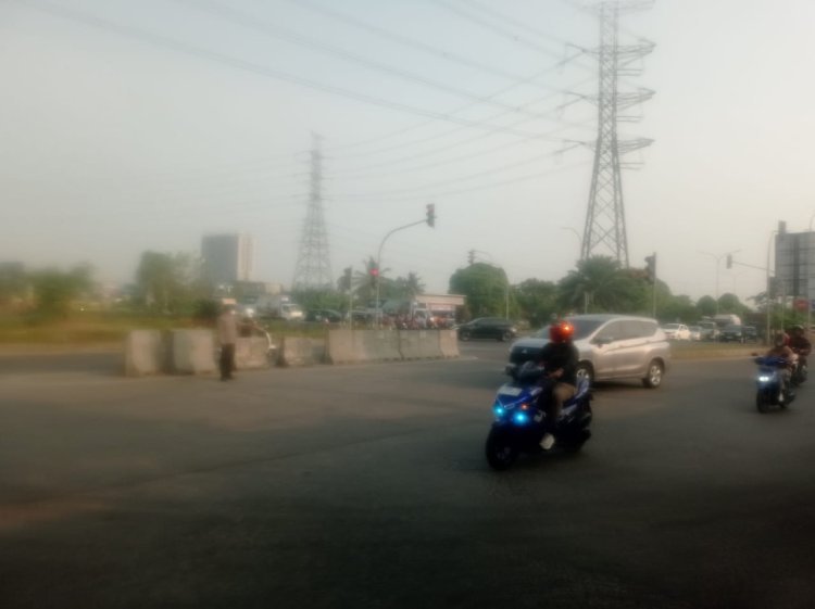 Pengamanan Lalu Lintas Pagi Hari oleh Anggota Polsek Cikupa Berjalan Lancar dan Terkendali