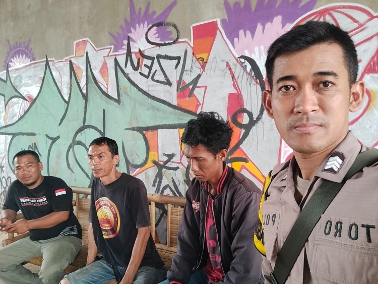 Bhabinkamtibmas Desa Cibadak Gelar Program Polisi Peduli Pengangguran