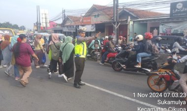 Pengaturan Lalu Lintas Protap Pagi Polsek Cikupa di Jalan Raya Serang Berjalan Lancar