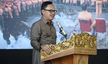 Wamendagri Bima Arya Sampaikan Tiga Pilar Kepemimpinan di Kampus IPDN Regional NTB