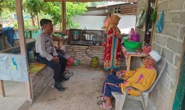 Bhabinkamtibmas Polsek Perdagangan Sambangi Warga Nagori Panombean Baru, Sampaikan Pesan Kamtibmas Menjelang Pilkada