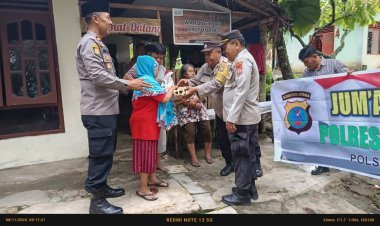 Polsek Tanah Jawa Gelar Kegiatan Jumat Berkah, Berikan Bantuan Sembako kepada Warga Kurang Mampu di Nagori Balimbingan