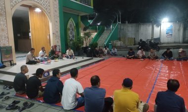 Kedekatan Polri dan Warga, Babinkamtibmas Kelurahan Sukamulya Sambangi Warga Mulyaasri 1