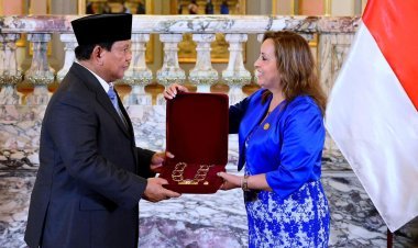 Prabowo Subianto Dianugerahi Penghargaan Tertinggi Grand Cross of the Order of the Sun of Peru di Lima