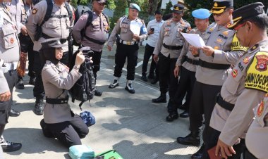 Pastikan Kelengkapan Sarana Dan Prasarana, Wakapolresta Tangerang Gelar Pengecekan Para Personel Pengamanan TPS