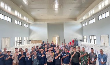 Kapolsek Tigaraksa Pastikan Keamanan Rapat Pleno Terbuka PPK Tigaraksa