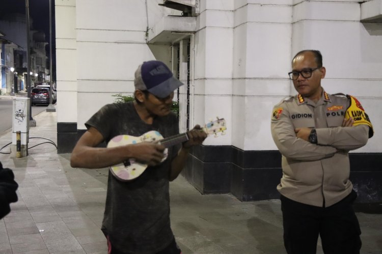 Usai Pimpin Apel Malam, Kapolrestabes Medan dan PJU Patroli Dialogis di Simpang Kesawan
