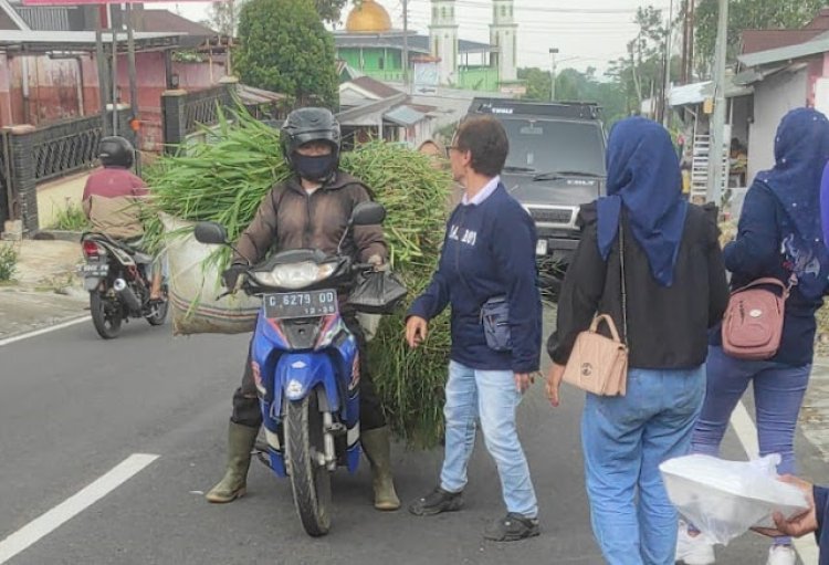 Relawan Srikandi Smart Berbagai Nasi Bungkus Murni Giat Sosial, Bukan Ajang Kampanye