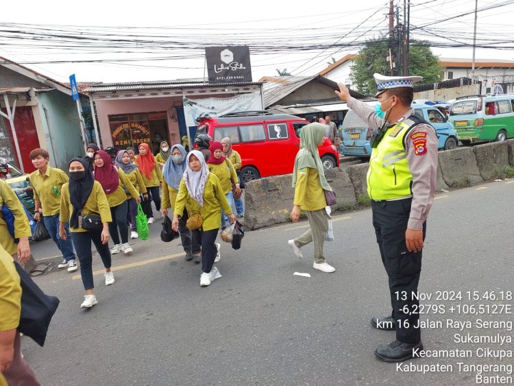 Protap Sore Polsek Cikupa: Menjaga Ketertiban Lalu Lintas di Jalan Raya Serang