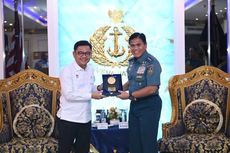 Jalin Silaturahmi dan Sinergitas, Kasal Terima Kunjungan Kerja Gubernur Lemhamnas di Mabesal