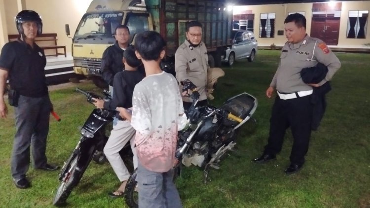Polsek Tanah Jawa Amankan 7 Remaja yang Berkumpul di Tempat Gelap, Berikan Edukasi Jelang Pilkada