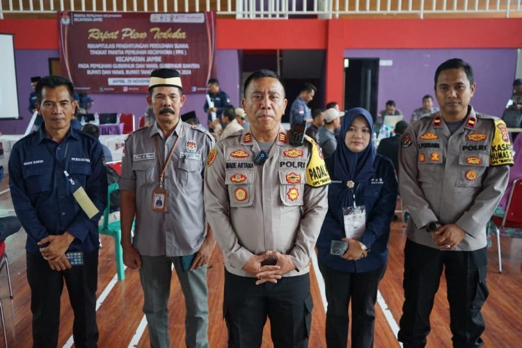 Pastikan Rapat Pleno Berjalan Aman dan Lancar, Satgas Humas Polresta Tangerang Tinjau Rapat Pleno PPK Kecamatan Jambe