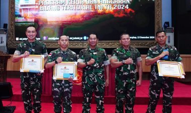 Aster Panglima TNI Pimpin Rapat Evaluasi Program Kerja dan Anggaran Bidang Teritorial TNI TA. 2024