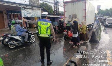 Polsek Cikupa Gelar Protap Gatur Lalin di Depan PT. Cingluh