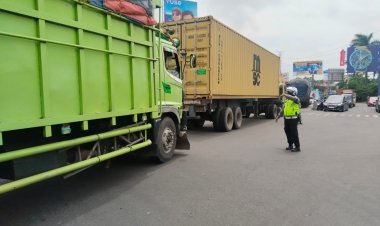 Pembatasan Kendaraan di Libur Nataru, Polresta Tangerang Putar Balikan Kendaraan Angkutan Barang