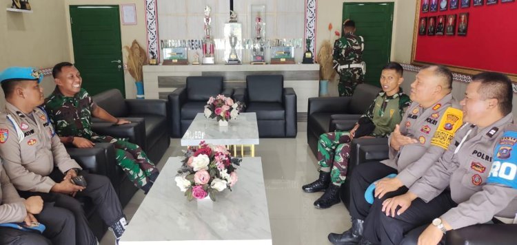 Kasi Propam Polres Simalungun Perkuat Sinergitas dengan Batalyon 122/TS Melalui Kunjungan Silaturahmi