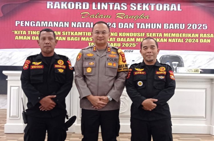 Siaga Natal : Senkom Mitra Polri Jambi Pastikan Keamanan Masyarakat