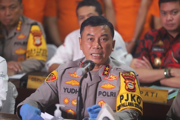 Kapolda Sulsel Pimpin Konferensi Pers Pengungkapan Kasus Pembuatan dan Peredaran Uang Palsu di Polres Gowa