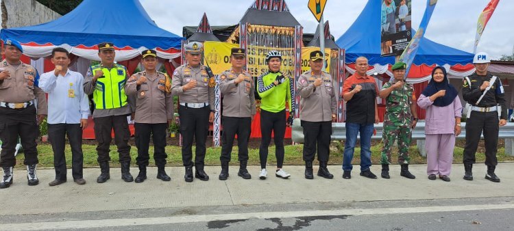 Polres Simalungun Terima Kunjungan Wakapolda Sumut Tinjau Pos Pelayanan Operasi Lilin Toba 2024 di Pintu Tol Sinaksak