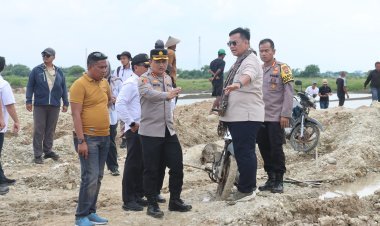 Kapolresta Tangerang Dampingi Ombudsman RI Mengecek Pagar Laut Misterius di Perairan Tangerang