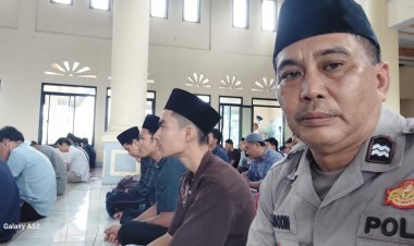 Jumat Keliling: Polri Perkuat Silaturahmi dan Keamanan di Desa Sukadamai