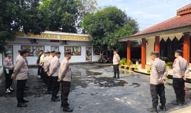 Apel Pagi Polsek Cikupa, Kapolsek AKP Jakariyanta Pimpin Langsung Pemeriksaan Kesiapan Personel
