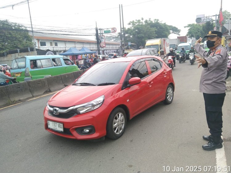 Kegiatan Pengaturan Lalu Lintas Polsek Cikupa