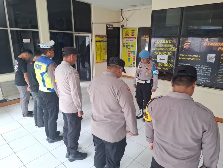 Pelaksanaan Apel Pagi dan Pengamanan Polsek Cikupa Berlangsung Lancar
