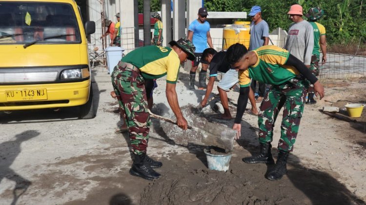 Satgas Pamtas Yonarmed 11 Kostrad Gelar Karya Bhakti Pengecoran Kubah Masjid Arafah di Desa Bambangan, Sebatik