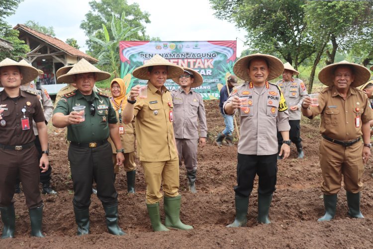 Polresta Tangerang Gelar Penanaman Jagung 1 Juta Hektar secara Serentak