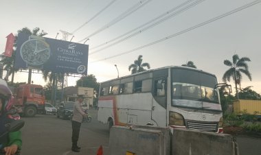 Protap Pengaturan Lalu Lintas oleh Anggota Polsek Cikupa