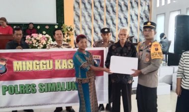 Kasat Binmas Polres Simalungun Salurkan Bantuan Sembako dalam Kegiatan Minggu Kasih di GPDI Imanuel