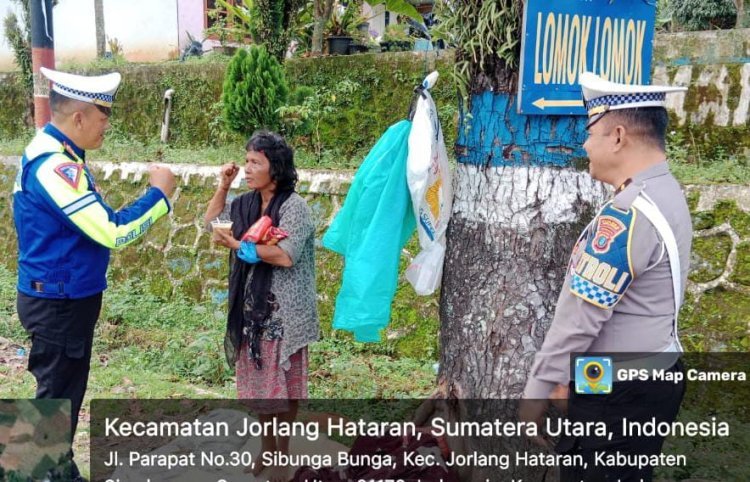 Wujudkan Polri Peduli, Satlantas Polres Simalungun Gelar "Minggu Kasih" dengan Bagikan Makan Siang Gratis