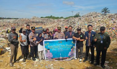 Polres Karimun dan Mahasiswa Gelar Bakti Sosial di TPA Sememal